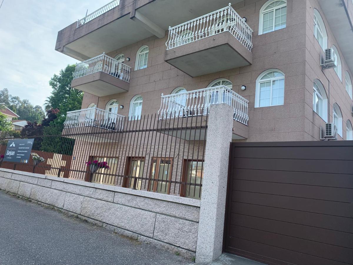 Porriño Apartamentos Sanjuan מראה חיצוני תמונה